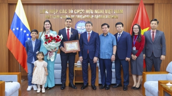 mo rong khong gian hop tac viet nam venezuela trong nhiem ky dai su juan carlos fernandes juarez