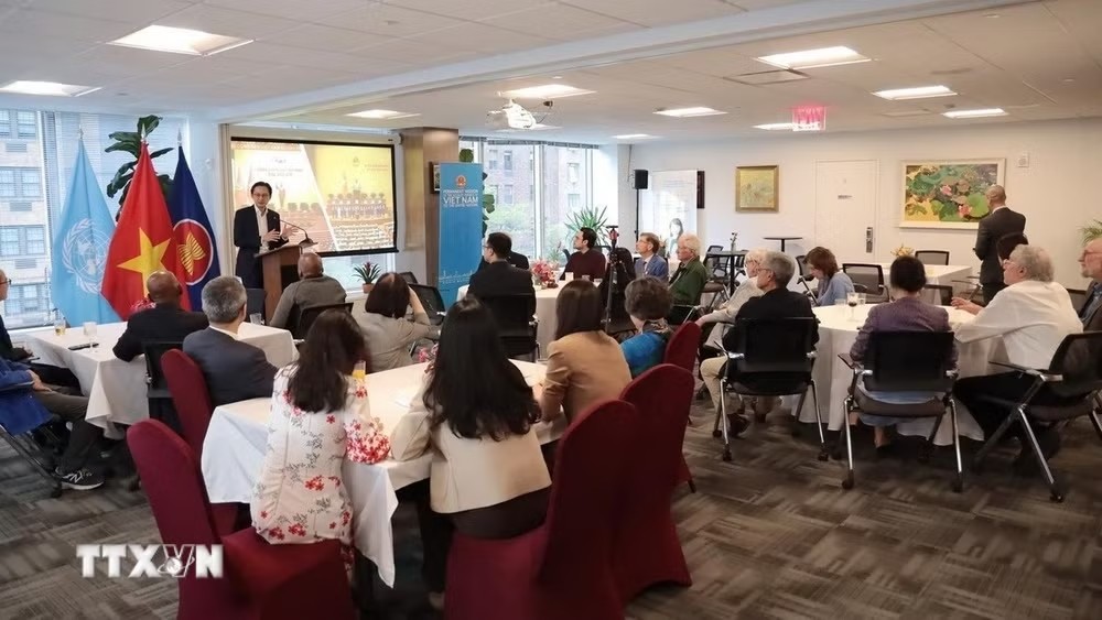 Đưa Nghị quyết thành hành động: Khẳng định nhất quán đường lối đối ngoại