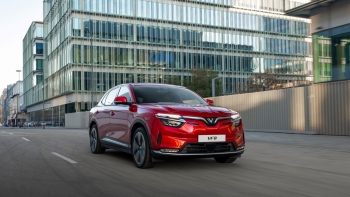 khach viet chon vinfast vf 8 cung trai nghiem xe xang phai bu them hon 300 trieu dong