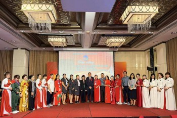 kieu bao tai macau trung quoc ky niem 51 nam giai phong mien nam huong ve que huong