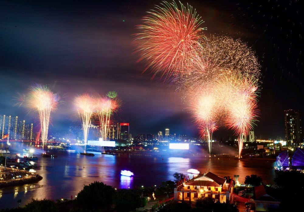 TP.HCM có 3 điểm bắn pháo hoa nổ tầm cao và 5 điểm tầm thấp. Ảnh: KT