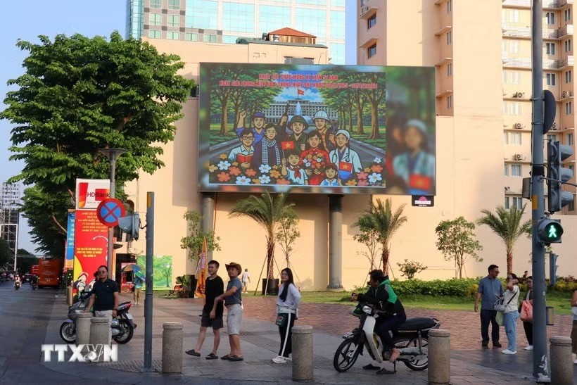 Lào gửi điện mừng nhân kỷ niệm 51 năm Ngày Giải phóng miền nam, thống nhất đất nước