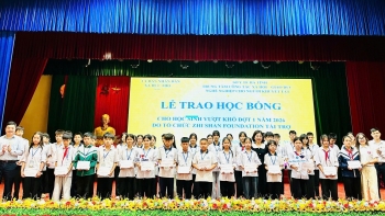 355 học sinh khó khăn tại Hà Tĩnh nhận học bổng Zhi Shan