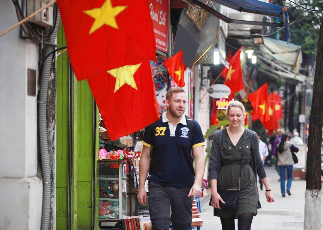 chào mừng kỷ niệm 51 năm Ngày Giải phóng miền Nam, thống nhất đất nước 