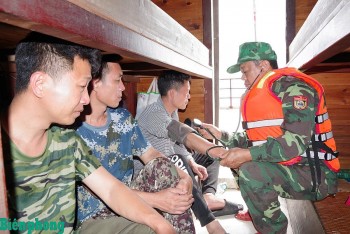 don bien phong bach long vi cuu nan thanh cong 2 tau ca nuoc ngoai