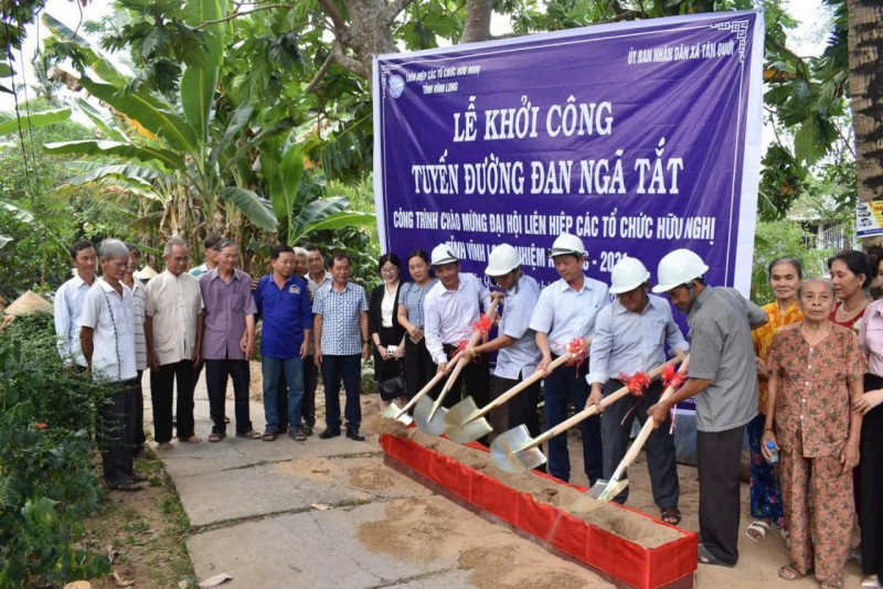 Vĩnh Long khởi công hai công trình giao thông nông thôn chào mừng Đại hội Liên hiệp hữu nghị tỉnh