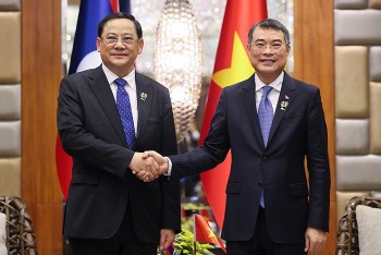 thu tuong le minh hung viet nam luon danh uu tien cao nhat cho hop tac voi lao