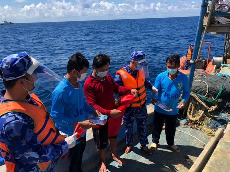 Tăng cường tuyên truyền, nâng cao nhận thức của ngư dân trong hoạt động chống khai thác IUU (Ảnh minh họa)