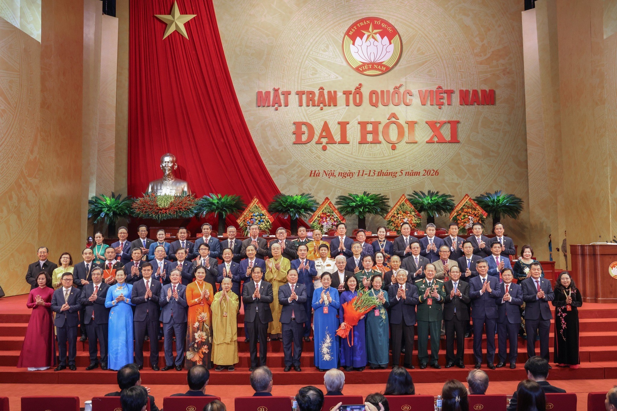 Đoàn Chủ tịch Ủy ban Trung ương MTTQ Việt Nam khóa XI ra mắt. (Ảnh: Quang Vinh)