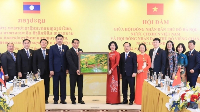 Hà Nội và Viêng Chăn tăng cường hợp tác, trao đổi kinh nghiệm hoạt động cơ quan dân cử