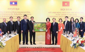 Hà Nội và Viêng Chăn tăng cường hợp tác, trao đổi kinh nghiệm hoạt động cơ quan dân cử