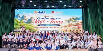 Lan toả văn hoá đọc qua Ngày hội giao lưu văn hóa Việt - Trung