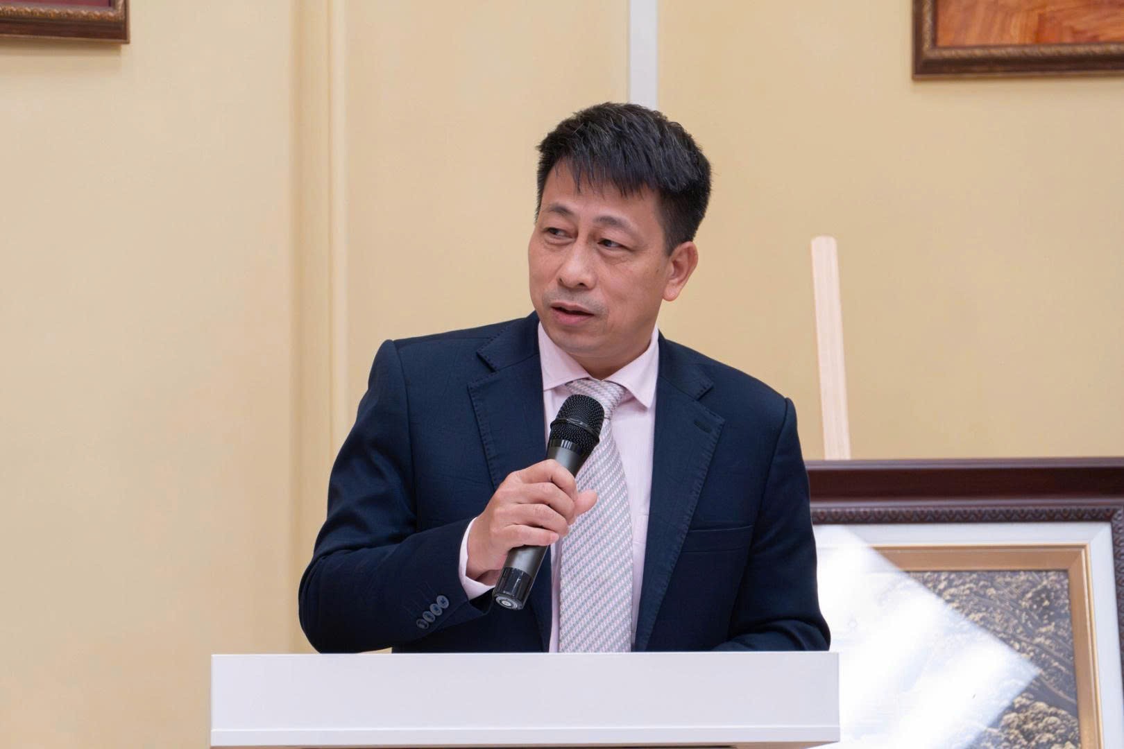 Ra mắt “Tủ sách Việt Nam” tại Trung tâm Văn hoá Nga – Việt Ra mắt “Tủ sách Việt Nam” tại Trung tâm Văn hoá Nga – Việt