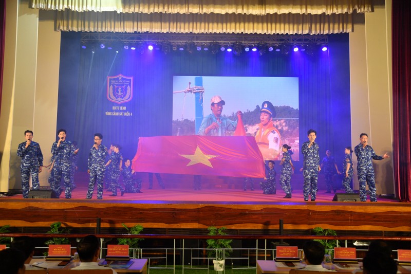 Bồi đắp tình yêu Tổ quốc từ sân chơi tìm hiểu biển, đảo quê hương Bồi đắp tình yêu Tổ quốc từ sân chơi tìm hiểu biển, đảo quê hương