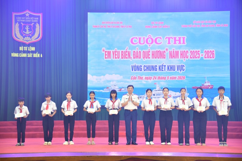Bồi đắp tình yêu Tổ quốc từ sân chơi tìm hiểu biển, đảo quê hương Bồi đắp tình yêu Tổ quốc từ sân chơi tìm hiểu biển, đảo quê hương
