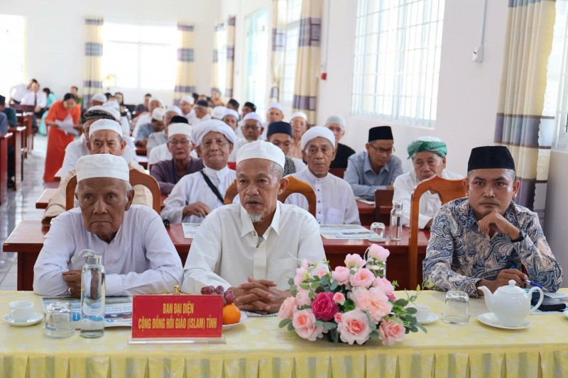 Giữ trọn nét đẹp Tết Roya Haji trong đời sống đồng bào Chăm ở An Giang