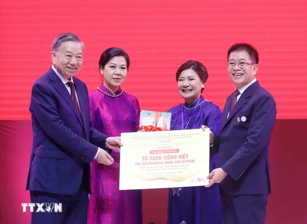 Tổng Bí thư, Chủ tịch nước Tô Lâm gặp gỡ cộng đồng người Việt Nam tại Thái Lan