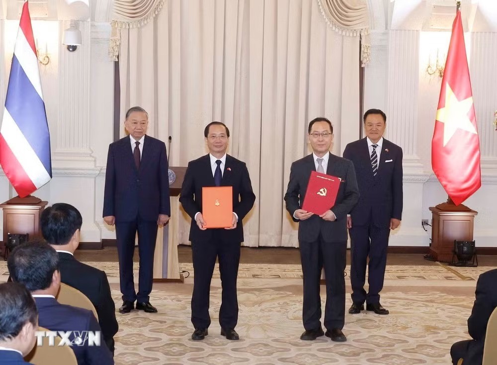 Việt Nam luôn coi trọng và mong muốn thúc đẩy quan hệ Đối tác Chiến lược Toàn diện với Thái Lan Việt Nam luôn coi trọng và mong muốn thúc đẩy quan hệ Đối tác Chiến lược Toàn diện với Thái Lan