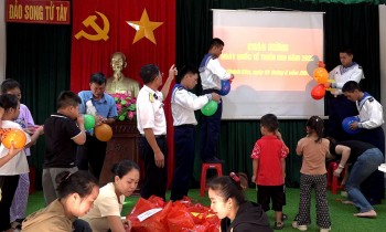truong sa ron rang chuan bi tet thieu nhi 15