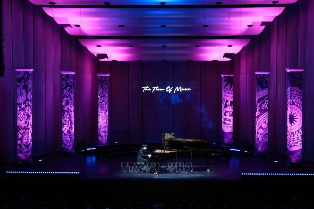 Chương trình hòa nhạc đặc biệt “The Flow of Music - Dòng chảy âm nhạc” kỷ niệm 76 năm thiết lập quan hệ ngoại giao Việt Nam - Ba Lan.  