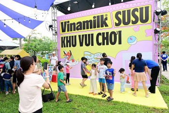 Vinamilk cùng trẻ em tận hưởng ngày hội mùa hè ở Phú Mỹ Hưng