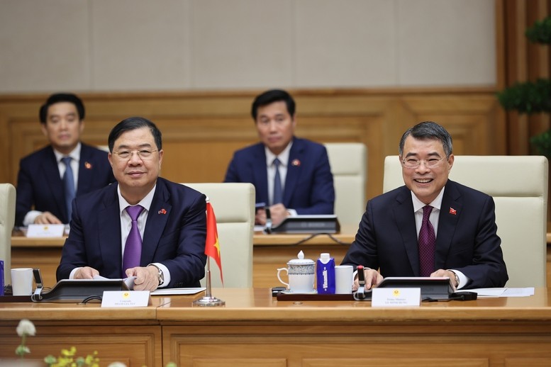 Thủ tướng Lê Minh Hưng bày tỏ cảm ơn sâu sắc đối với sự ủng hộ, giúp đỡ chí tình, chí nghĩa mà Đảng, Nhà nước và nhân dân Lào đã dành cho Việt Nam trong sự nghiệp xây dựng và bảo vệ Tổ quốc suốt những năm qua - Ảnh: VGP/Nhật Bắc Thủ tướng Lê Minh Hưng bày tỏ cảm ơn sâu sắc đối với sự ủng hộ, giúp đỡ chí tình, chí nghĩa mà Đảng, Nhà nước và nhân dân Lào đã dành cho Việt Nam trong sự nghiệp xây dựng và bảo vệ Tổ quốc suốt những năm qua - Ảnh: VGP/Nhật Bắc