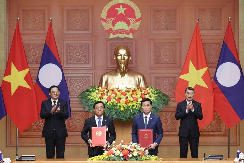 Việt Nam và Lào trao nhiều văn kiện hợp tác quan trọng Việt Nam và Lào trao nhiều văn kiện hợp tác quan trọng