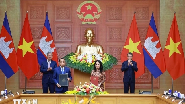 Đưa quan hệ Việt Nam-Campuchia phát triển thực chất, hiệu quả hơn