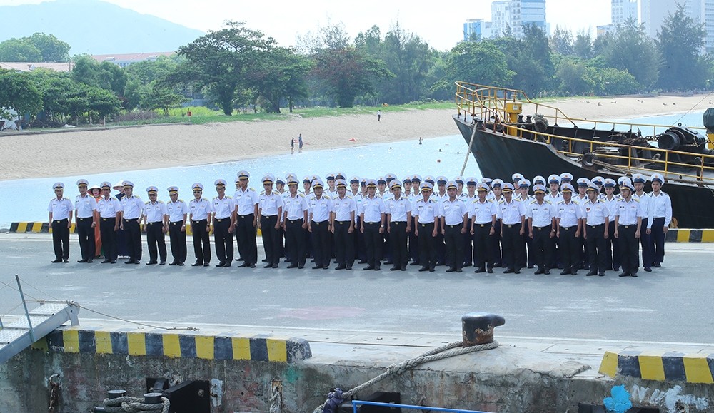 Song song với hoạt động đối ngoại quốc phòng, cán bộ, giảng viên và học viên trên Tàu buồm 286 - Lê Quý Đôn đã hoàn thành đầy đủ các nội dung huấn luyện thực hành đi biển đường dài.