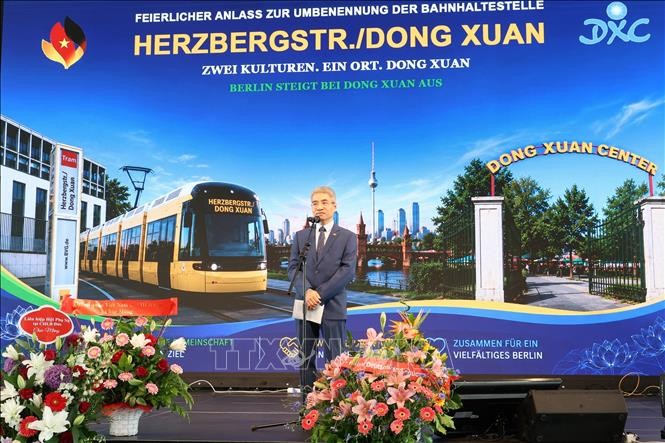 Đại sứ Nguyễn Đắc Thành phát biểu tại buổi lễ. Ảnh: Thu Hằng/PV TTXVN tại Đức