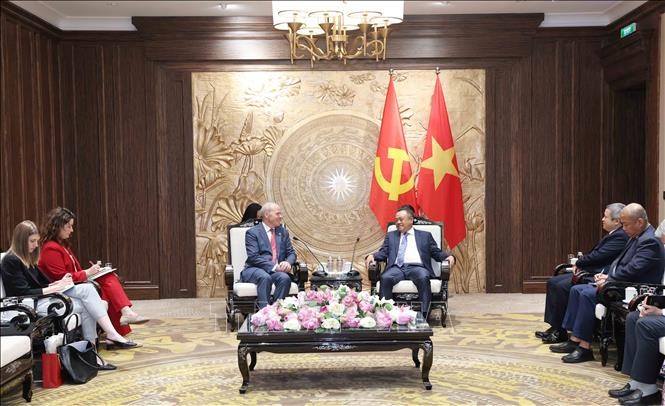 Chủ nhiệm Uỷ ban Kiểm tra Trung ương Trần Sỹ Thanh tiếp Đại sứ Canada tại Việt Nam Jim Nickel. Ảnh: Phương Hoa/TTXVN Chủ nhiệm Uỷ ban Kiểm tra Trung ương Trần Sỹ Thanh tiếp Đại sứ Canada tại Việt Nam Jim Nickel. Ảnh: Phương Hoa/TTXVN