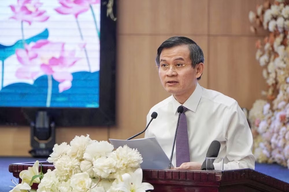Đoàn Minh Huấn, Ủy viên Bộ Chính trị, Giám đốc Học viện Chính trị quốc gia Hồ Chí Minh phát biểu đề dẫn hội thảo. Đoàn Minh Huấn, Ủy viên Bộ Chính trị, Giám đốc Học viện Chính trị quốc gia Hồ Chí Minh phát biểu đề dẫn hội thảo.