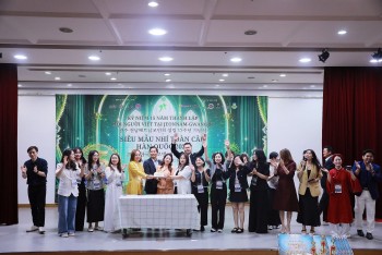 hoi nguoi viet nam tai jeonnam gwangju han quoc ki niem 15 nam thanh lap