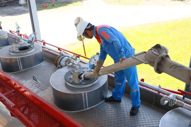 Từ ethanol đến xăng E10: Khi chuỗi nhiên liệu sinh học đi vào vận hành Từ ethanol đến xăng E10: Khi chuỗi nhiên liệu sinh học đi vào vận hành
