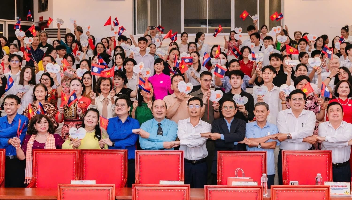 Chương trình gia đình Việt với sinh viên Lào, Campuchia đang học tập tại TPHCM năm 2026. Chương trình gia đình Việt với sinh viên Lào, Campuchia đang học tập tại TPHCM năm 2026.