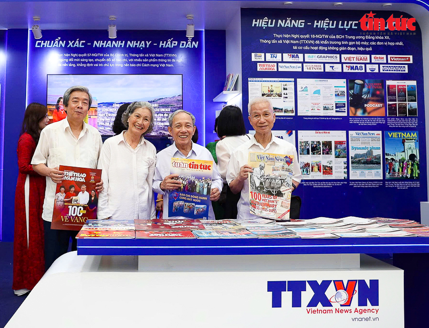 Xây dựng hệ thống báo chí tinh, mạnh, chi phối, đáp ứng nhiệm vụ trong tình hình mới Chú thích ảnh