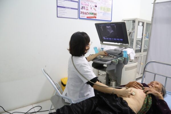 Từ năm 2026, người cao tuổi được khám sức khỏe định kỳ miễn phí ít nhất mỗi năm 1 lần