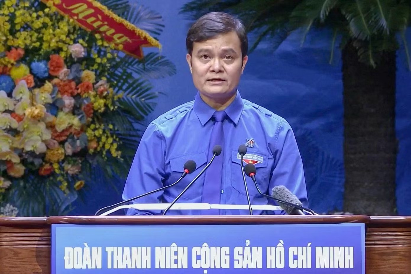Ủy viên Ban Chấp hành Trung ương Đảng, Phó Chủ tịch Ủy ban Trung ương MTTQ Việt Nam, Bí thư thứ nhất Ban Chấp hành Trung ương Đoàn Bùi Quang Huy