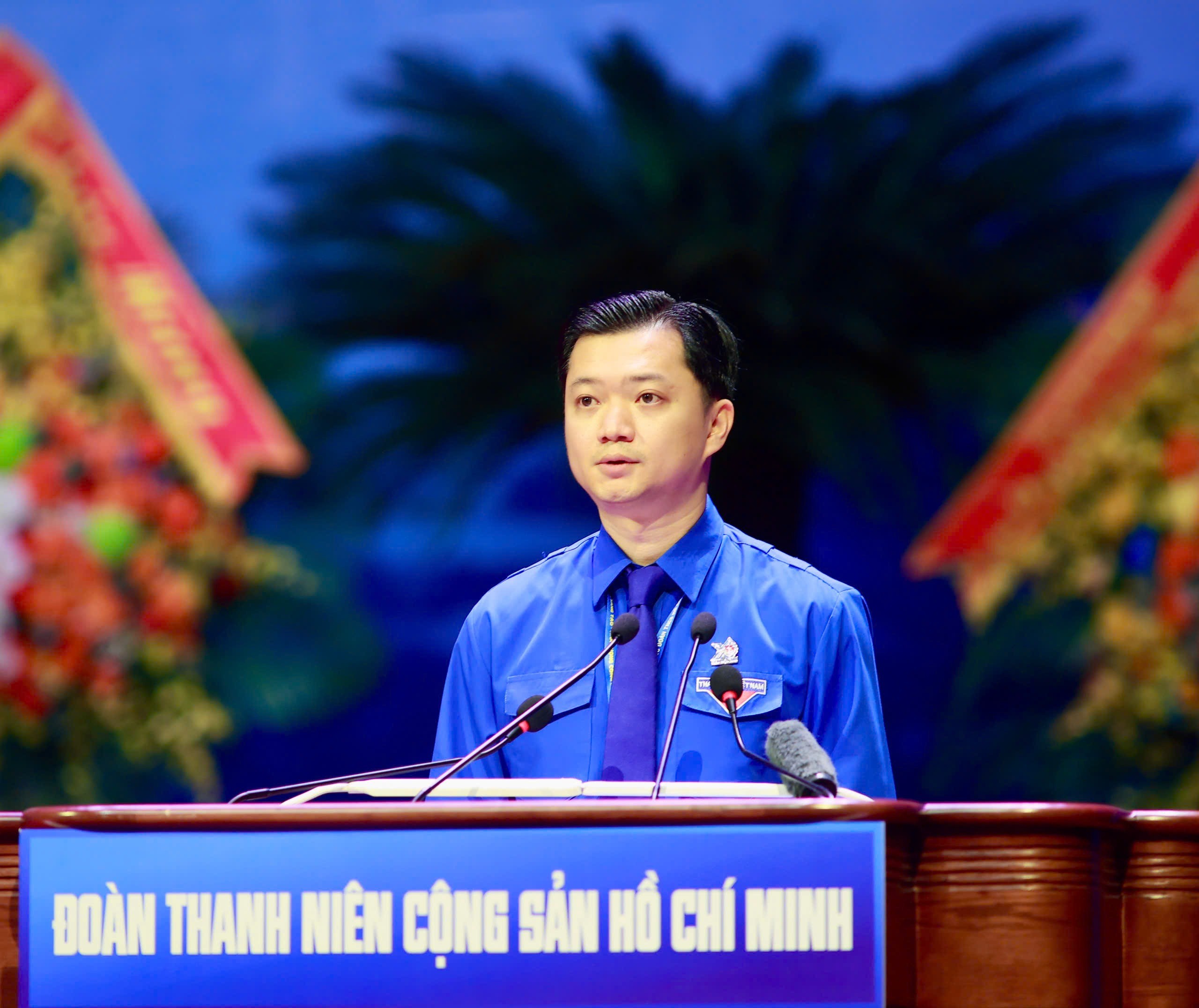 Ủy viên dự khuyết Trung ương Đảng, Bí thư thường trực Trung ương Đoàn, Chủ tịch Hội Sinh viên Việt Nam Nguyễn Minh Triết trình bày báo cáo chính trị. (Ảnh: doanthanhnien.vn)