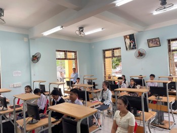 tap huan stem robotics cho 30 giao vien va hoc sinh truong huu nghi lao viet tinh sekong