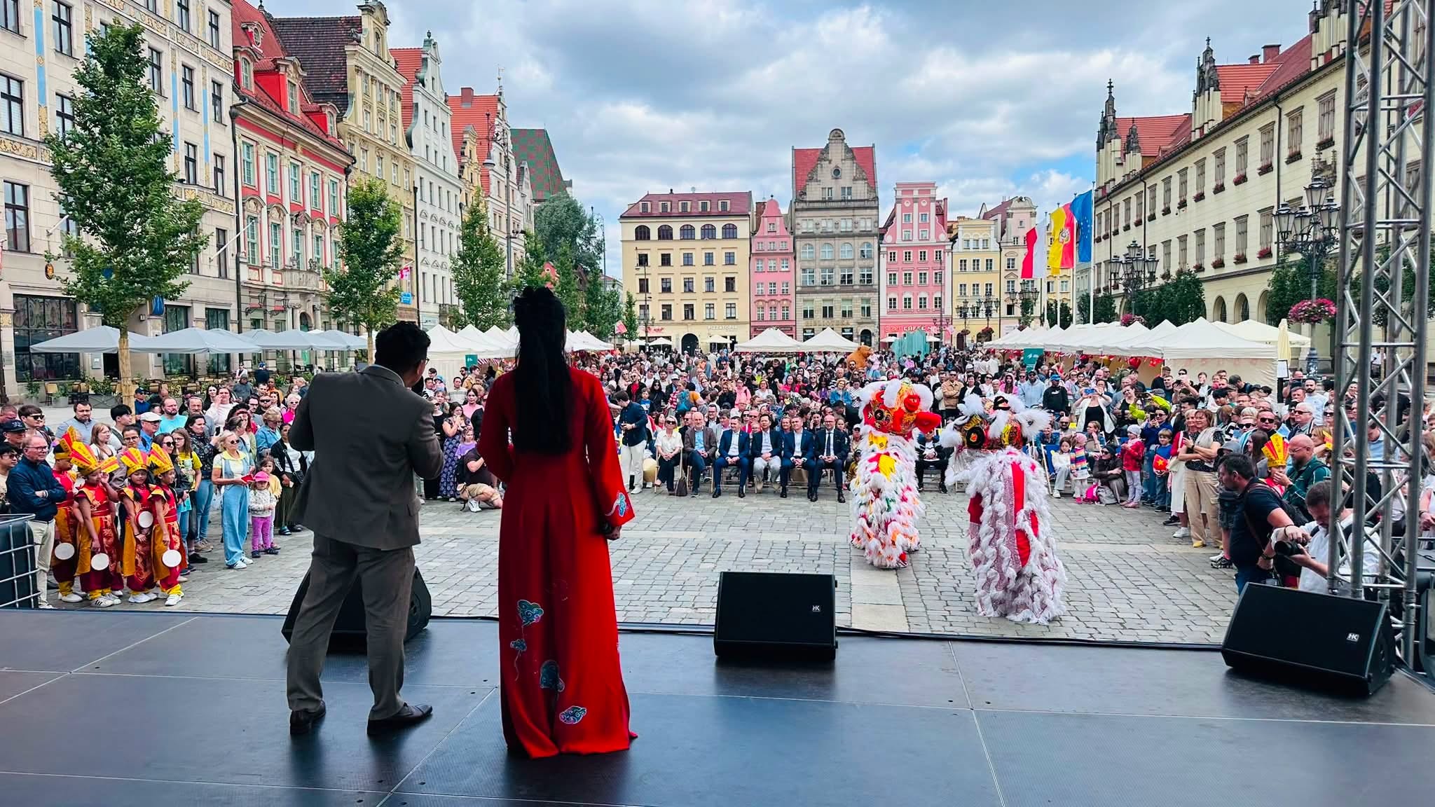 Hàng nghìn người tham dự Lễ hội Văn hóa Việt Nam tại thành phố Wroclaw, Ba Lan Hàng nghìn người tham dự Lễ hội Văn hóa Việt Nam tại thành phố Wroclaw, Ba Lan