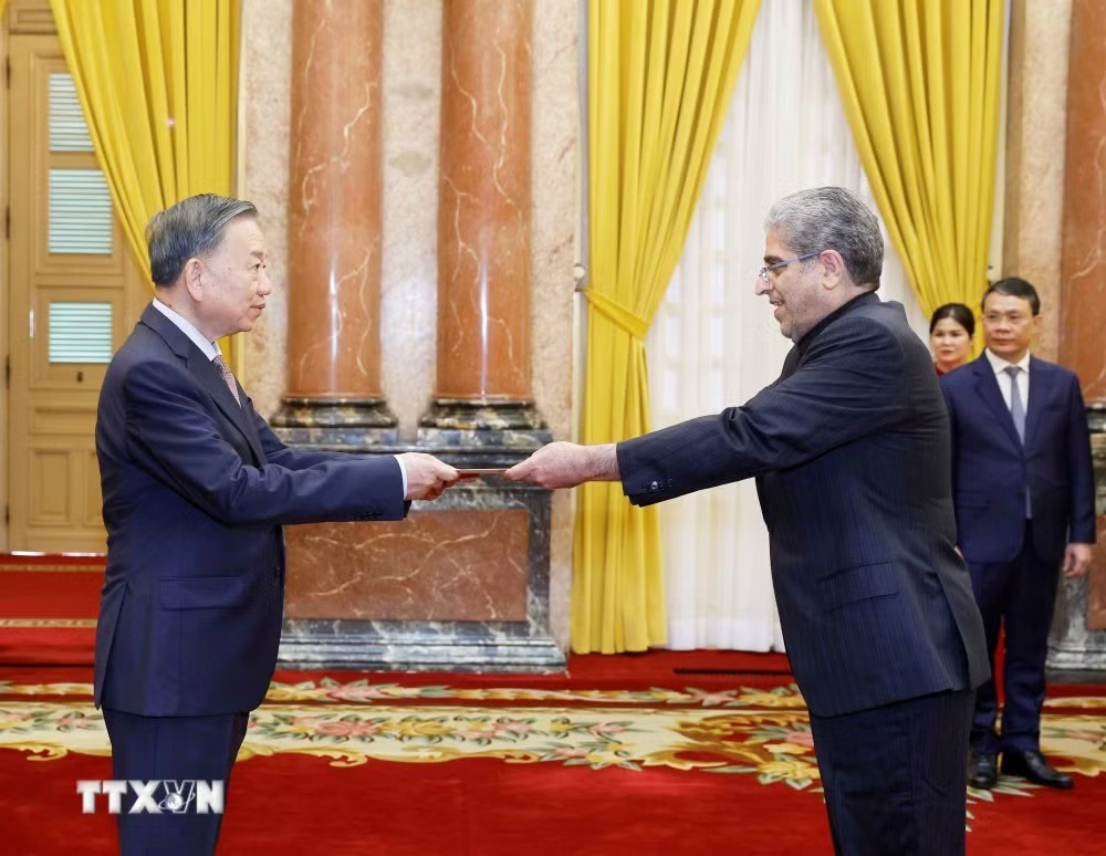 Tổng Bí thư, Chủ tịch nước Tô Lâm tiếp các Đại sứ trình Quốc thư Tổng Bí thư, Chủ tịch nước Tô Lâm tiếp các Đại sứ trình Quốc thư