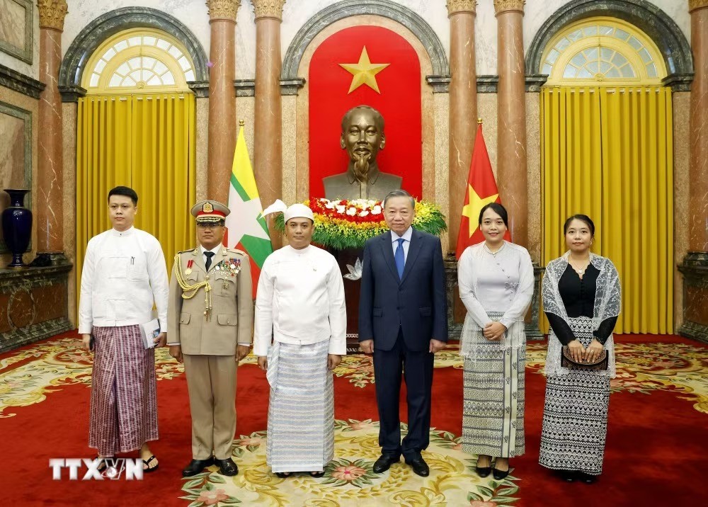 Tổng Bí thư, Chủ tịch nước Tô Lâm tiếp các Đại sứ trình Quốc thư Tổng Bí thư, Chủ tịch nước Tô Lâm tiếp các Đại sứ trình Quốc thư