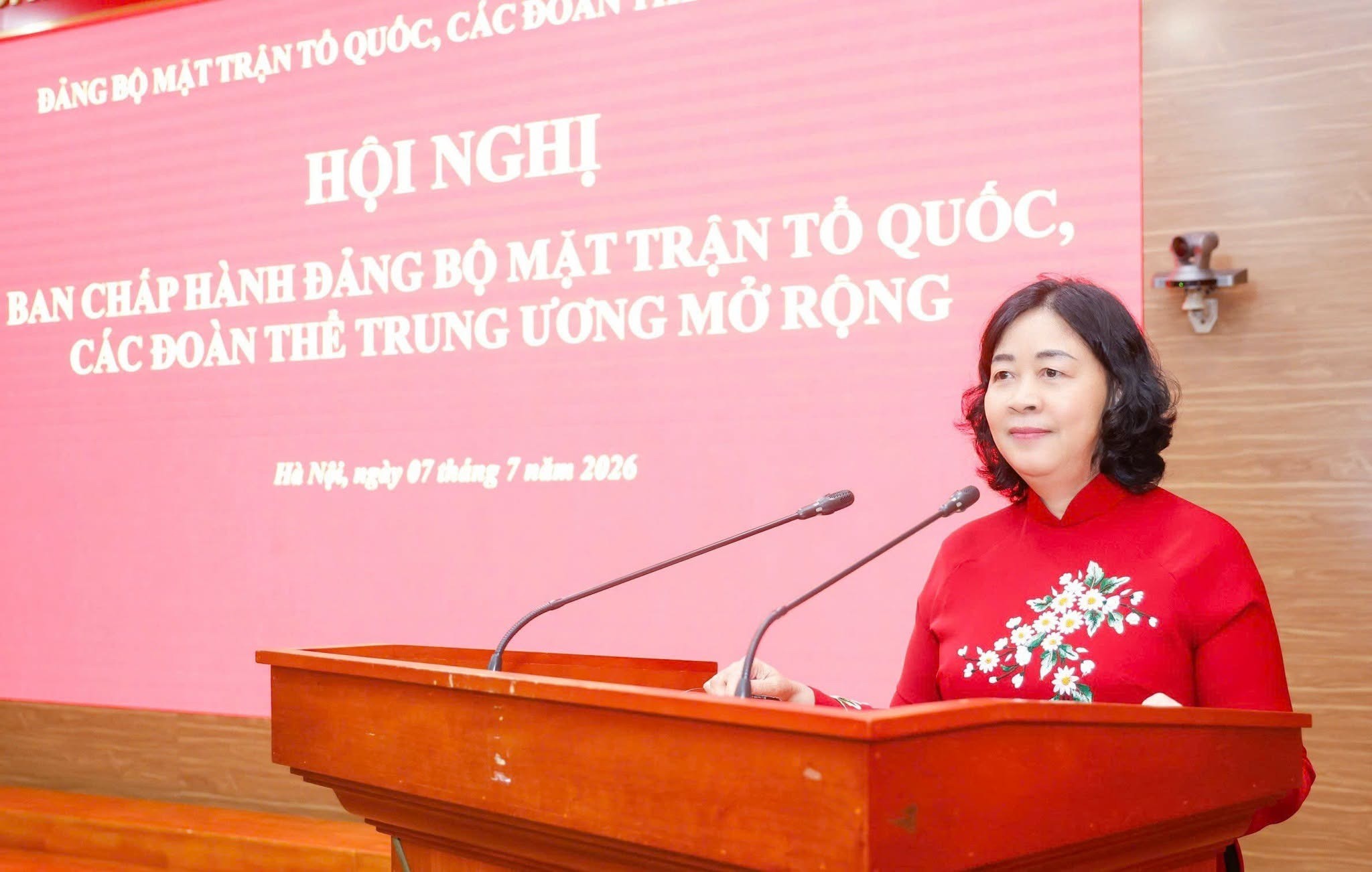 Bí thư Trung ương Đảng, Bí thư Đảng ủy MTTQ, các đoàn thể Trung ương, Chủ tịch Ủy ban Trung ương MTTQ Việt Nam Bùi Thị Minh Hoài Bí thư Trung ương Đảng, Bí thư Đảng ủy MTTQ, các đoàn thể Trung ương, Chủ tịch Ủy ban Trung ương MTTQ Việt Nam Bùi Thị Minh Hoài