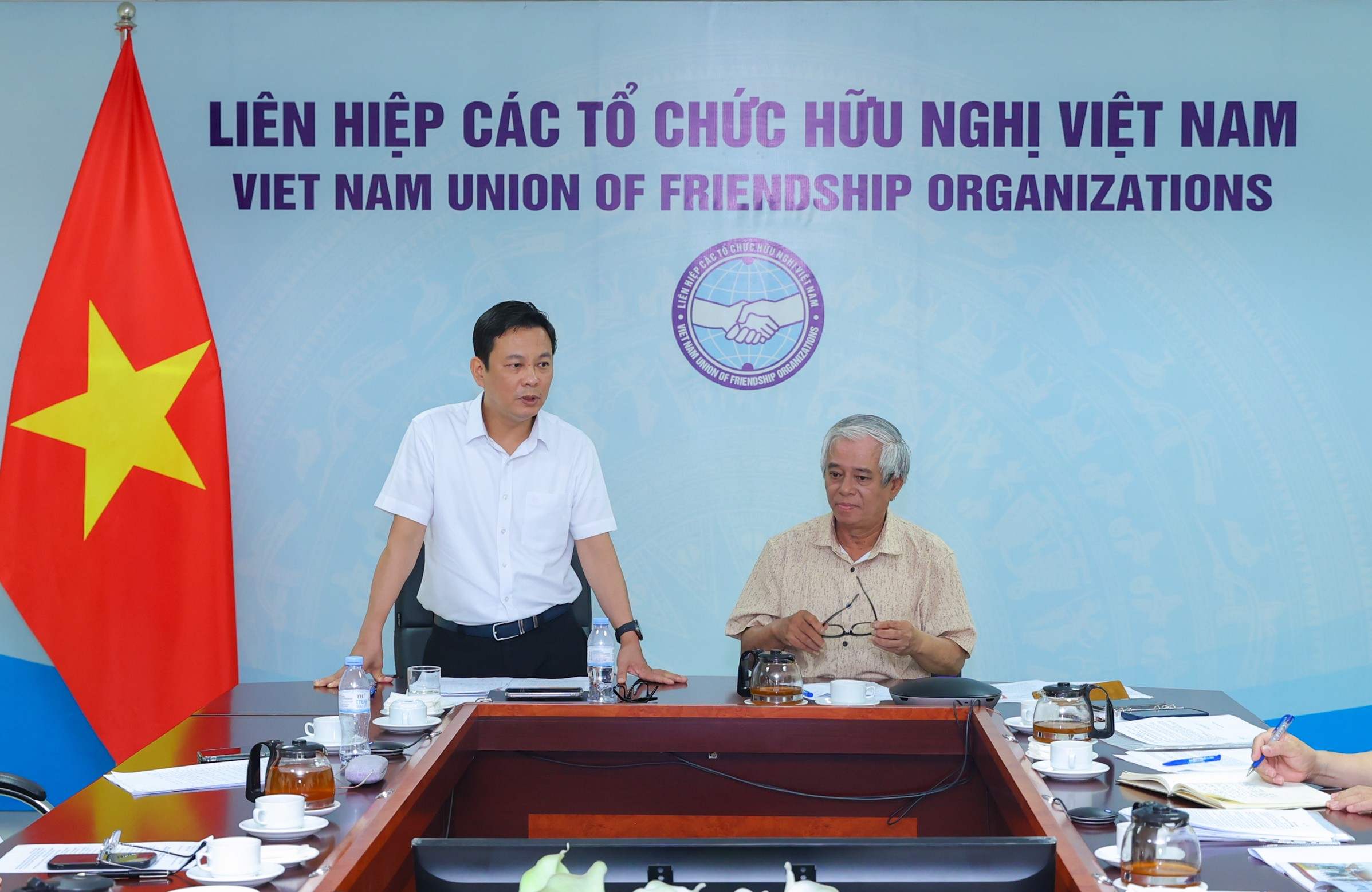Phó Chủ tịch Liên hiệp các tổ chức hữu nghị Việt Nam Đồng Huy Cương phát biểu tại Hội nghị. (Ảnh: Đinh Hòa) Phó Chủ tịch Liên hiệp các tổ chức hữu nghị Việt Nam Đồng Huy Cương phát biểu tại Hội nghị. (Ảnh: Đinh Hòa)