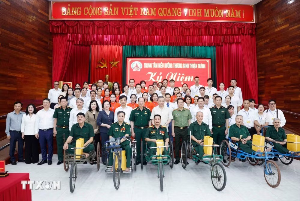 Tổng Bí thư, Chủ tịch nước: Tiếp tục rà soát, giải quyết đầy đủ chính sách đối với người có công và thân nhân Tổng Bí thư, Chủ tịch nước: Tiếp tục rà soát, giải quyết đầy đủ chính sách đối với người có công và thân nhân