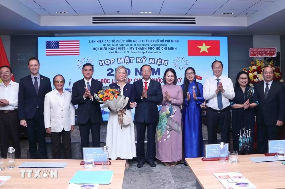 Ngoại giao nhân dân góp phần làm sâu sắc quan hệ Việt Nam-Hoa Kỳ Ngoại giao nhân dân góp phần làm sâu sắc quan hệ Việt Nam-Hoa Kỳ