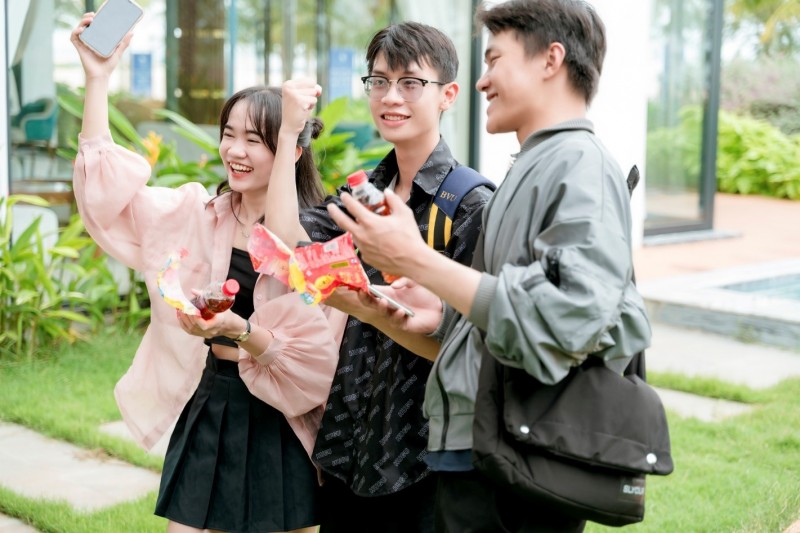 Chỉ mất 1–2 phút, nhưng khoảnh khắc chờ kết quả ngay trên điện thoại lại tạo cảm giác hồi hộp rõ rệt. Chỉ mất 1–2 phút, nhưng khoảnh khắc chờ kết quả ngay trên điện thoại lại tạo cảm giác hồi hộp rõ rệt.