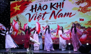 tieng viet ket noi the he tre kieu bao voi coi nguon