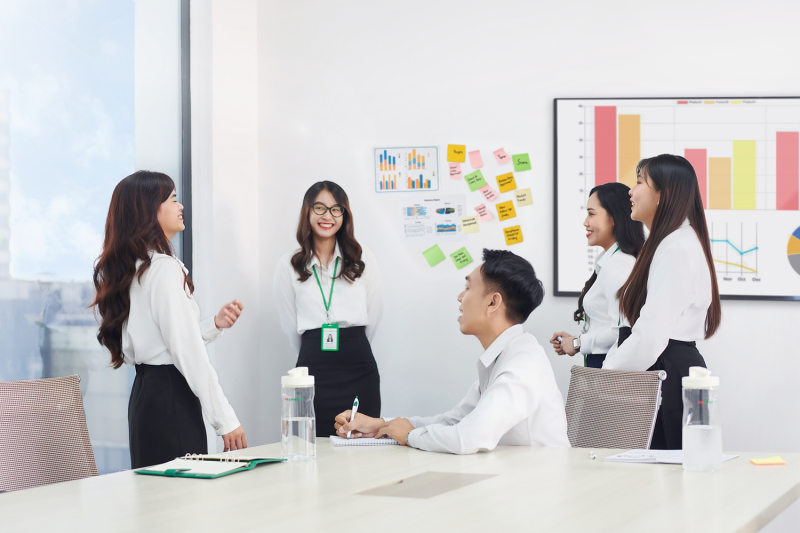 Con người là yếu tố quan trọng để FE CREDIT tiếp tục duy trì vị thế dẫn đầu trong ngành tài chính tiêu dùng. Con người là yếu tố quan trọng để FE CREDIT tiếp tục duy trì vị thế dẫn đầu trong ngành tài chính tiêu dùng.